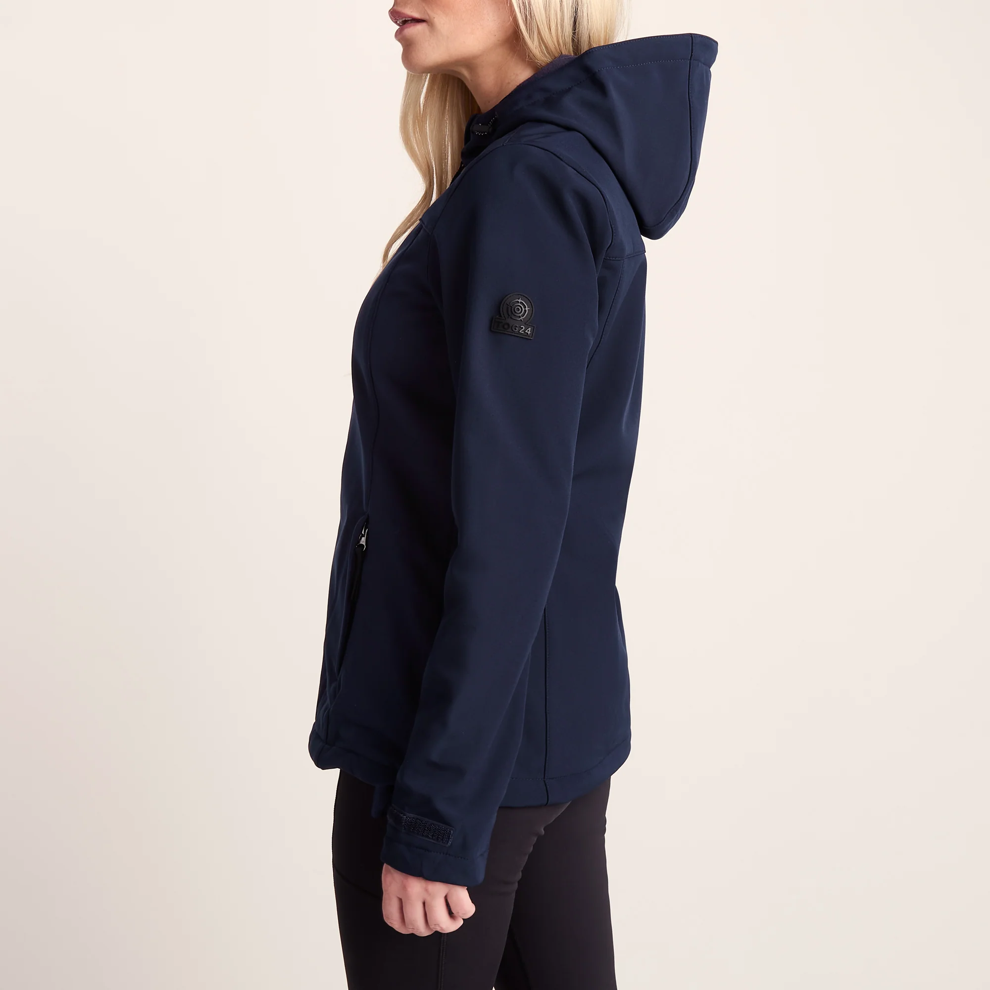 Keld Womens Shower Resistant Hooded Softshell Jacket - Navy - Image 6
