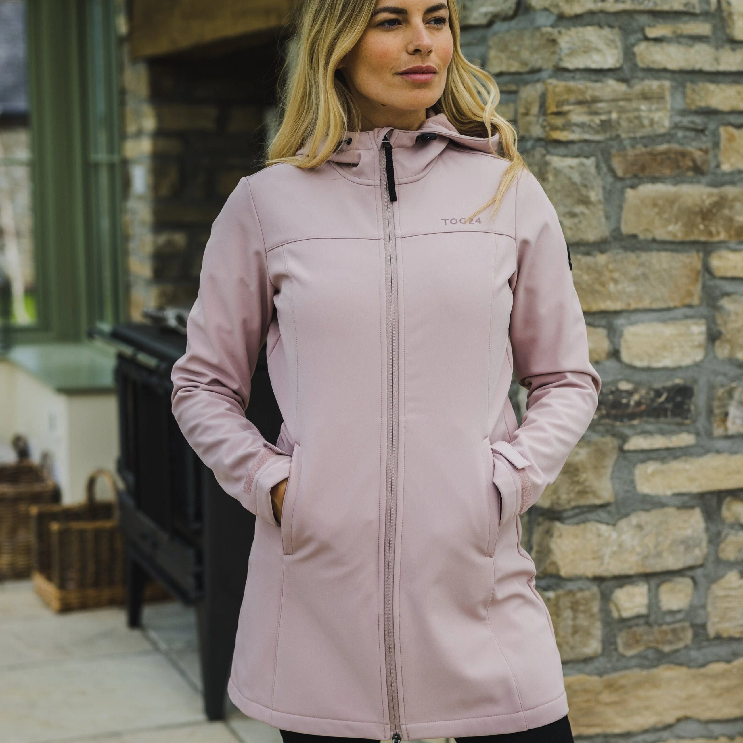 Keld Womens Long Shower Resistant Hooded Softshell Jacket - Dusky Pink - Image 8